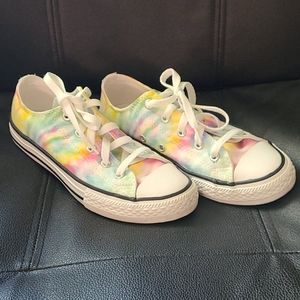 Girls tie dye Chuck Taylor - size 2